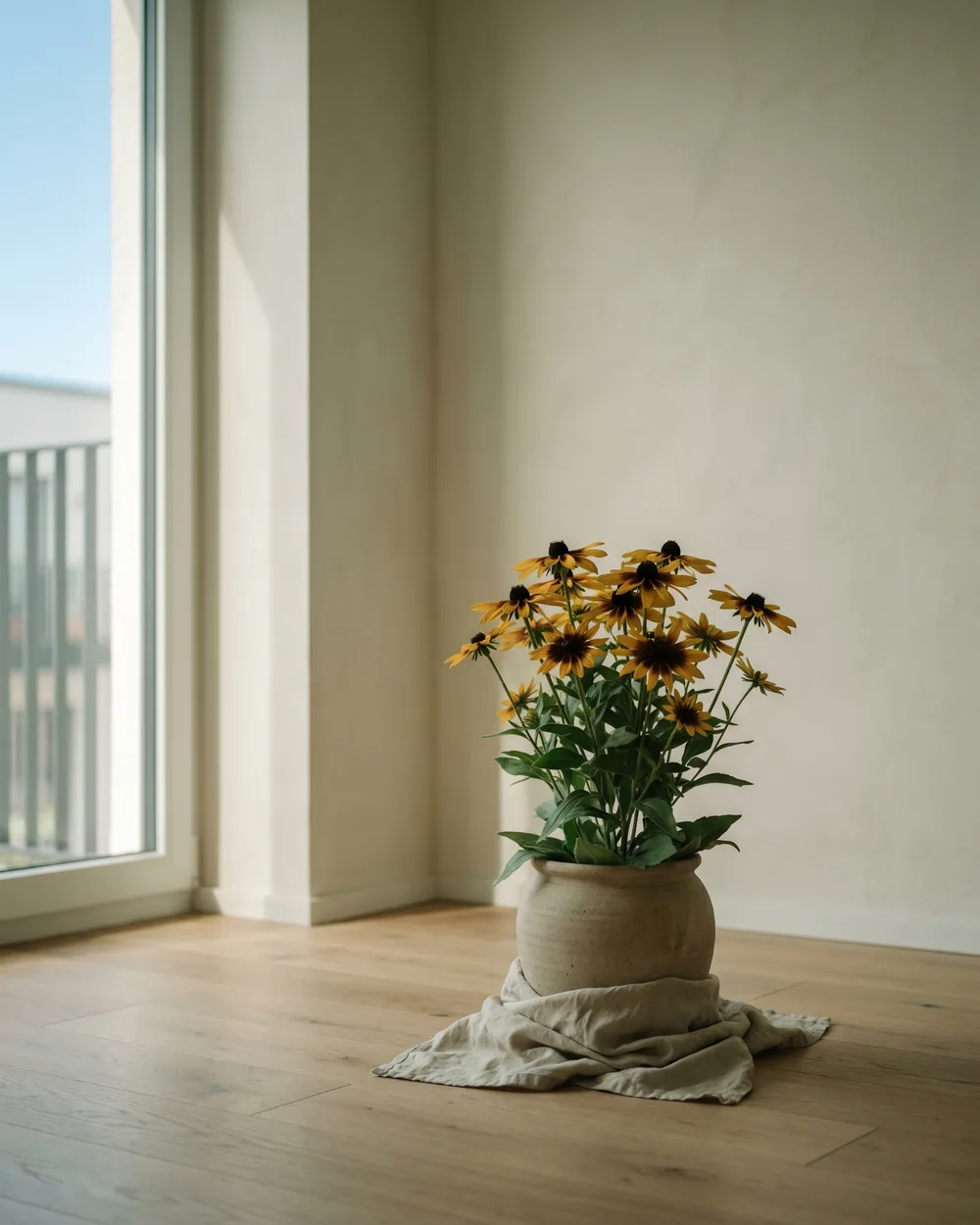 Sonnenhut styliert im Wohnraum