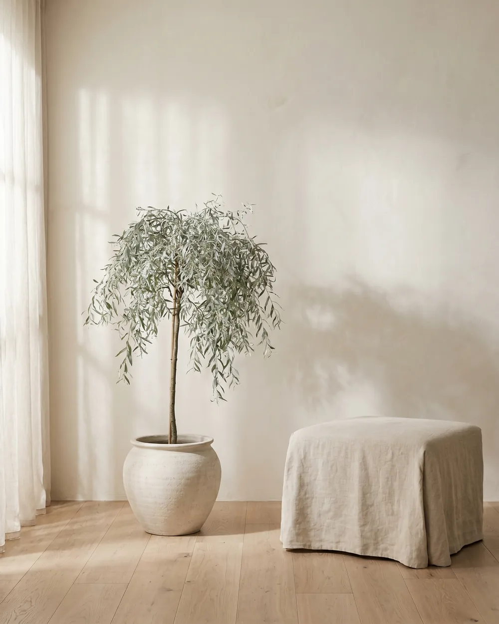 Weidenblättrige Birne styliert im Wohnraum